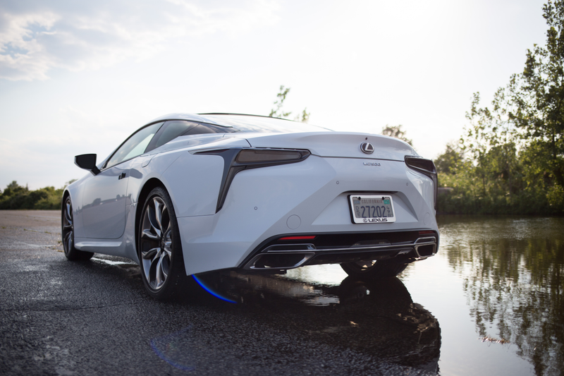 Illustration for article titled The 2018 Lexus LC 500 Is A V8 Spaceship That Doesn't Care About Today's Car Trends